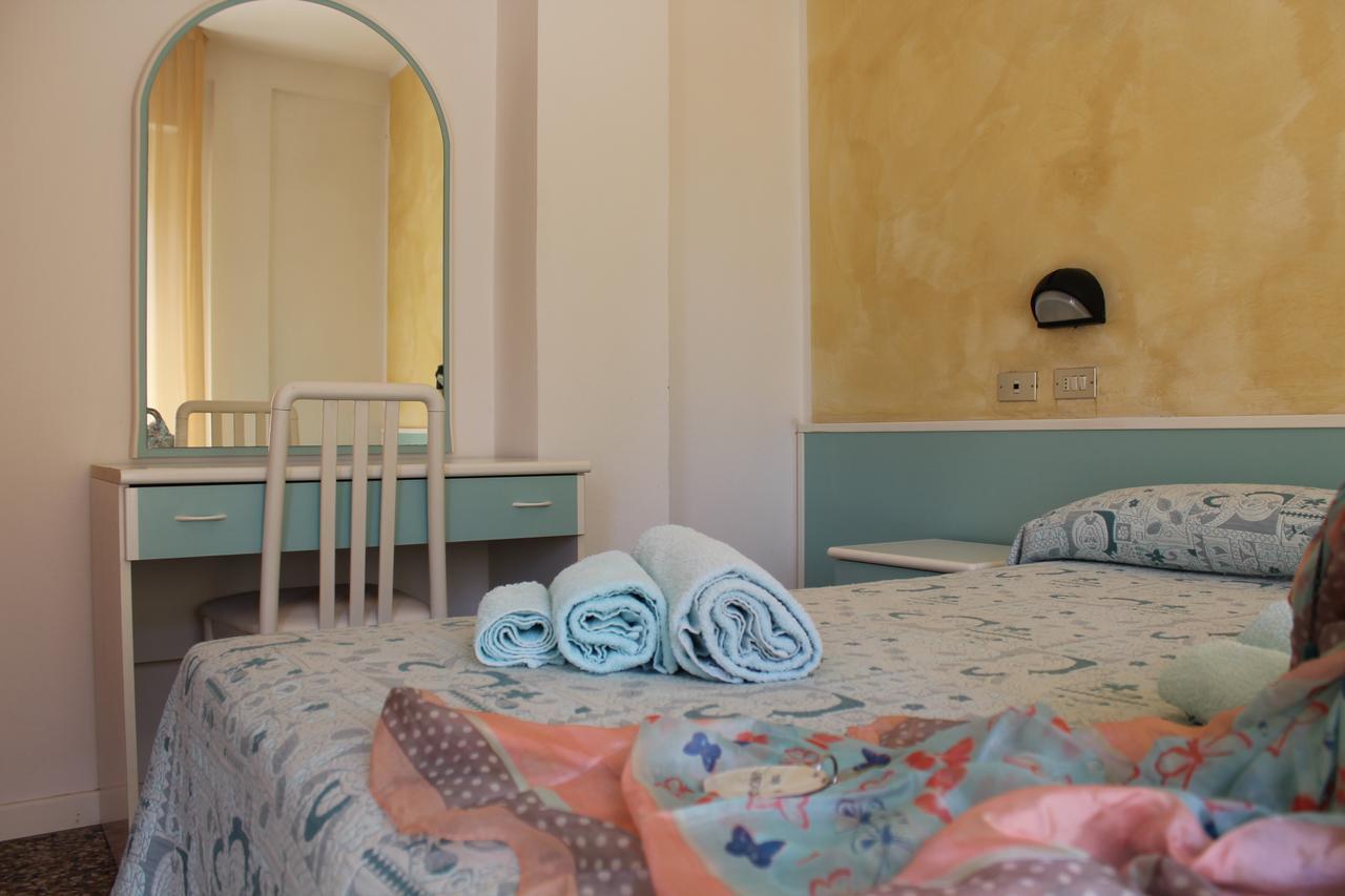 Hotel American Беллария-Иджеа-Марина Номер фото