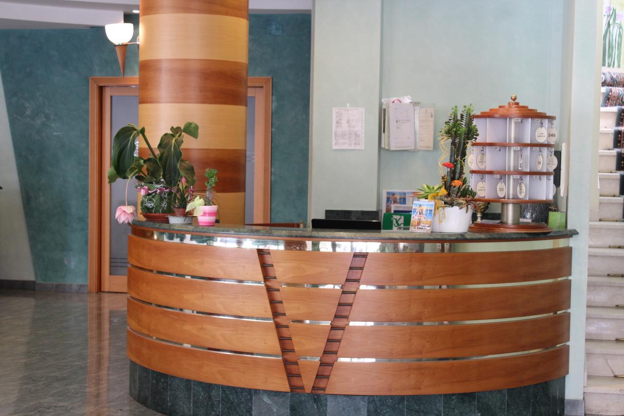 Hotel American Беллария-Иджеа-Марина Экстерьер фото